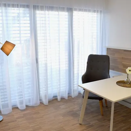 New Age Boardinghaus P5 ゲストハウス 4*