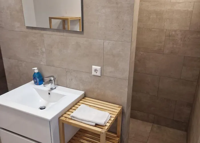 New Age Boardinghaus P5 3*