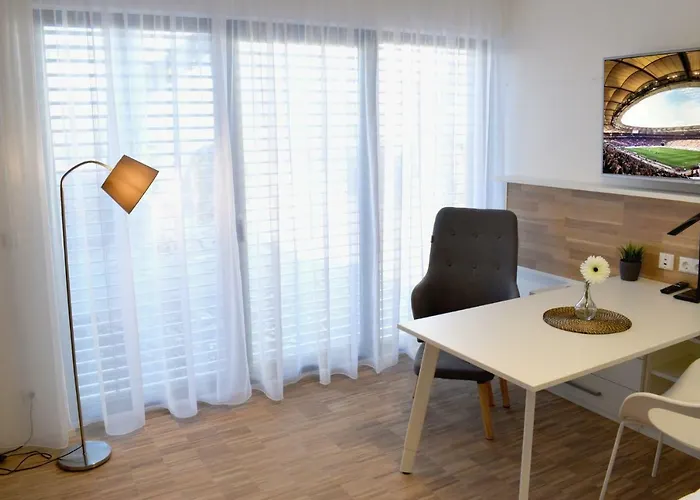 New Age Boardinghaus P5 ゲストハウス 4*